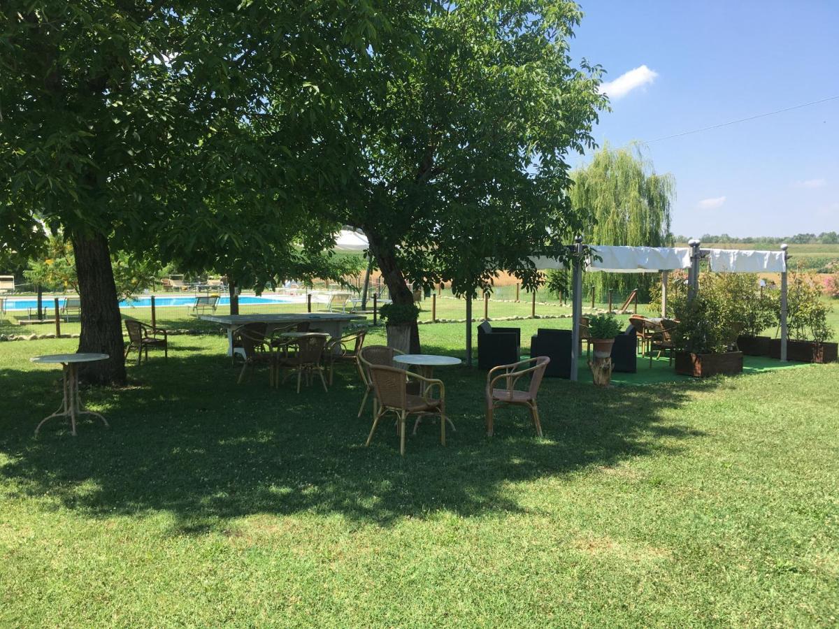 Agriturismo La Cascinetta Пиеве ди Ченто Екстериор снимка