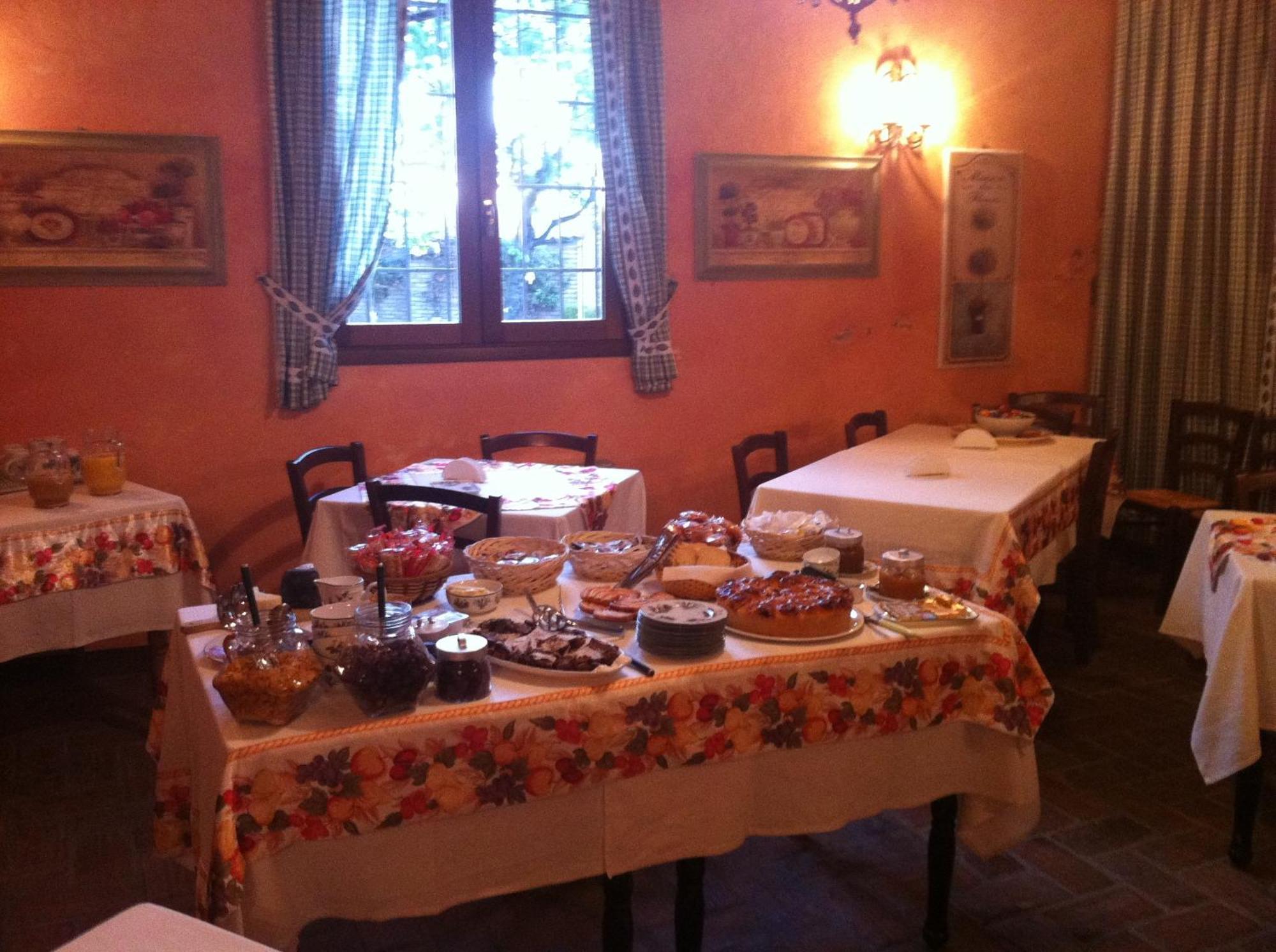 Agriturismo La Cascinetta Пиеве ди Ченто Екстериор снимка