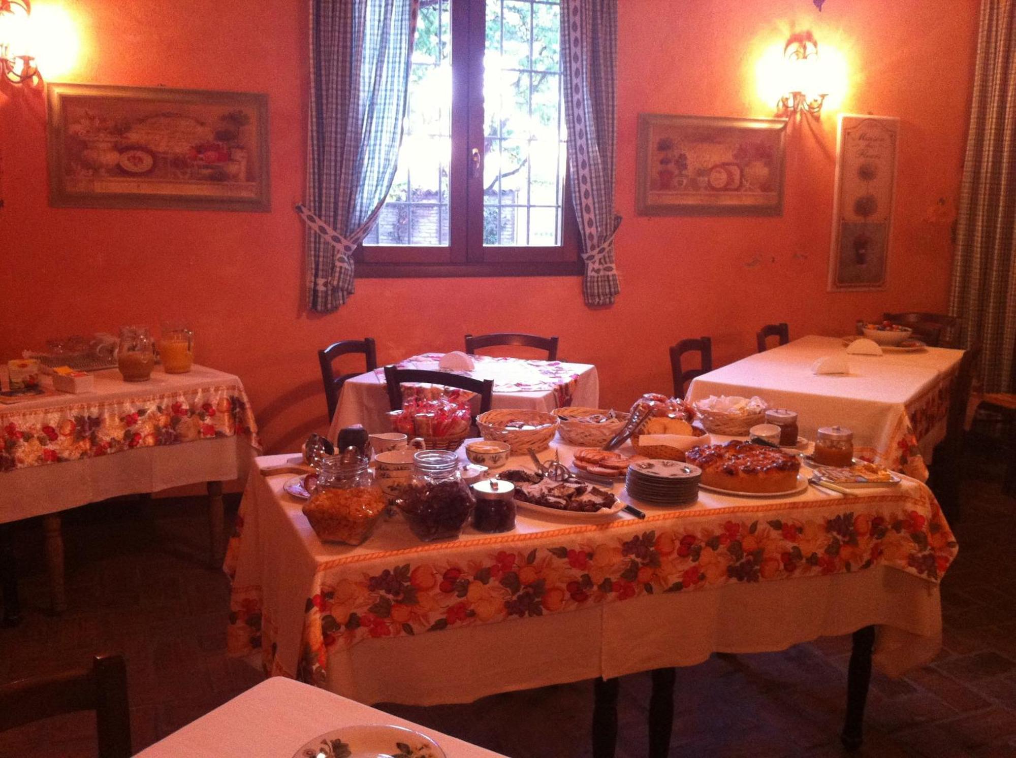 Agriturismo La Cascinetta Пиеве ди Ченто Екстериор снимка