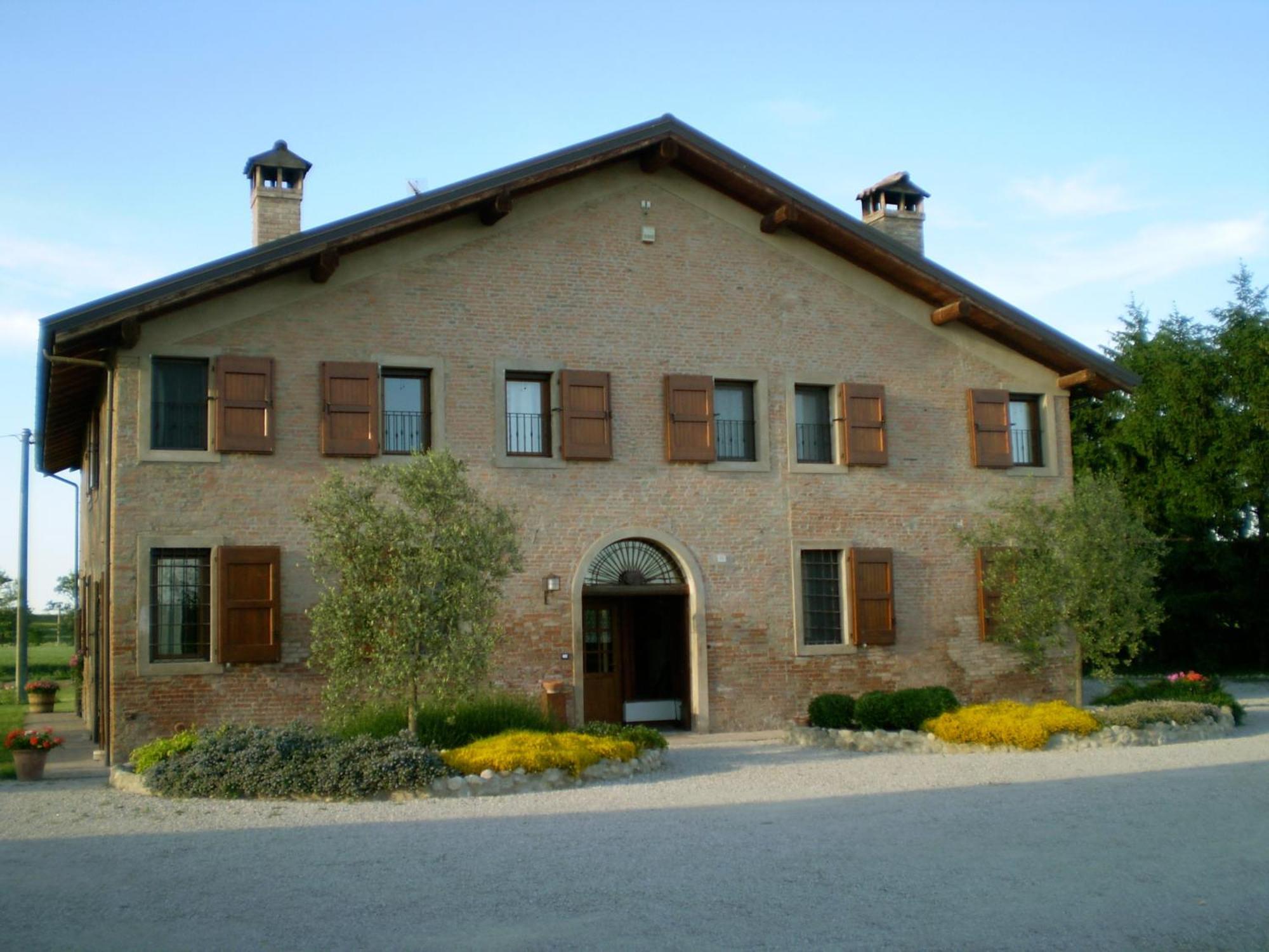 Agriturismo La Cascinetta Пиеве ди Ченто Екстериор снимка