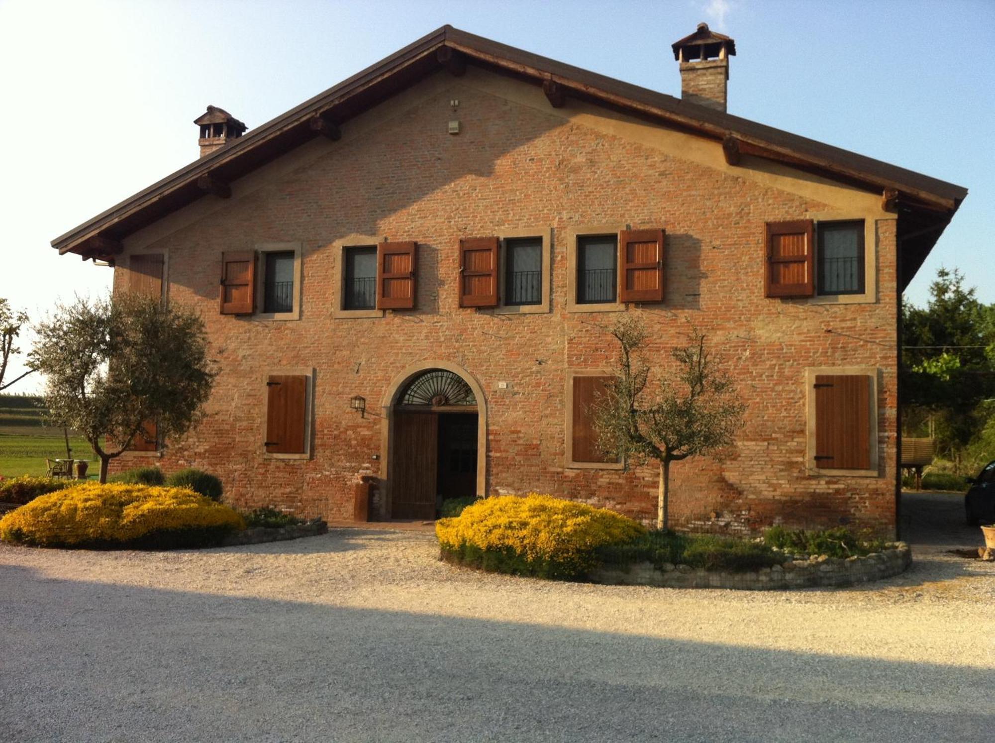 Agriturismo La Cascinetta Пиеве ди Ченто Екстериор снимка