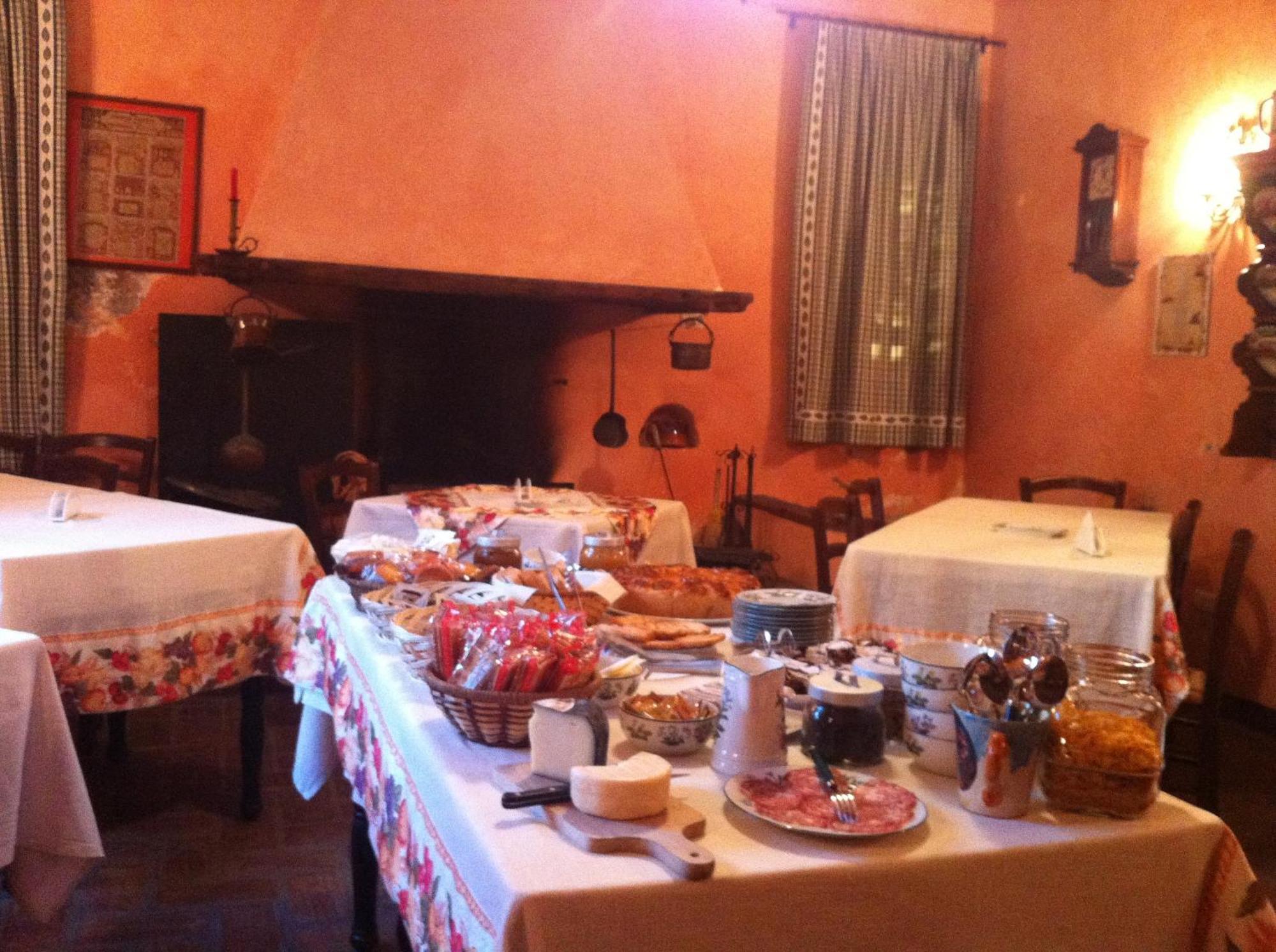 Agriturismo La Cascinetta Пиеве ди Ченто Екстериор снимка