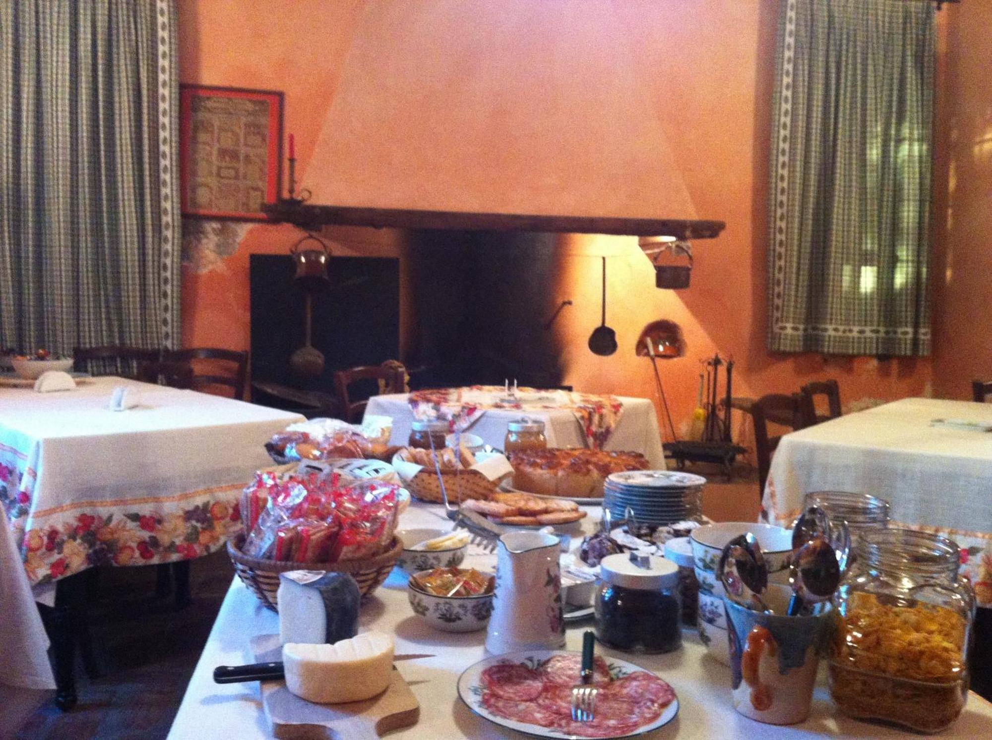 Agriturismo La Cascinetta Пиеве ди Ченто Екстериор снимка