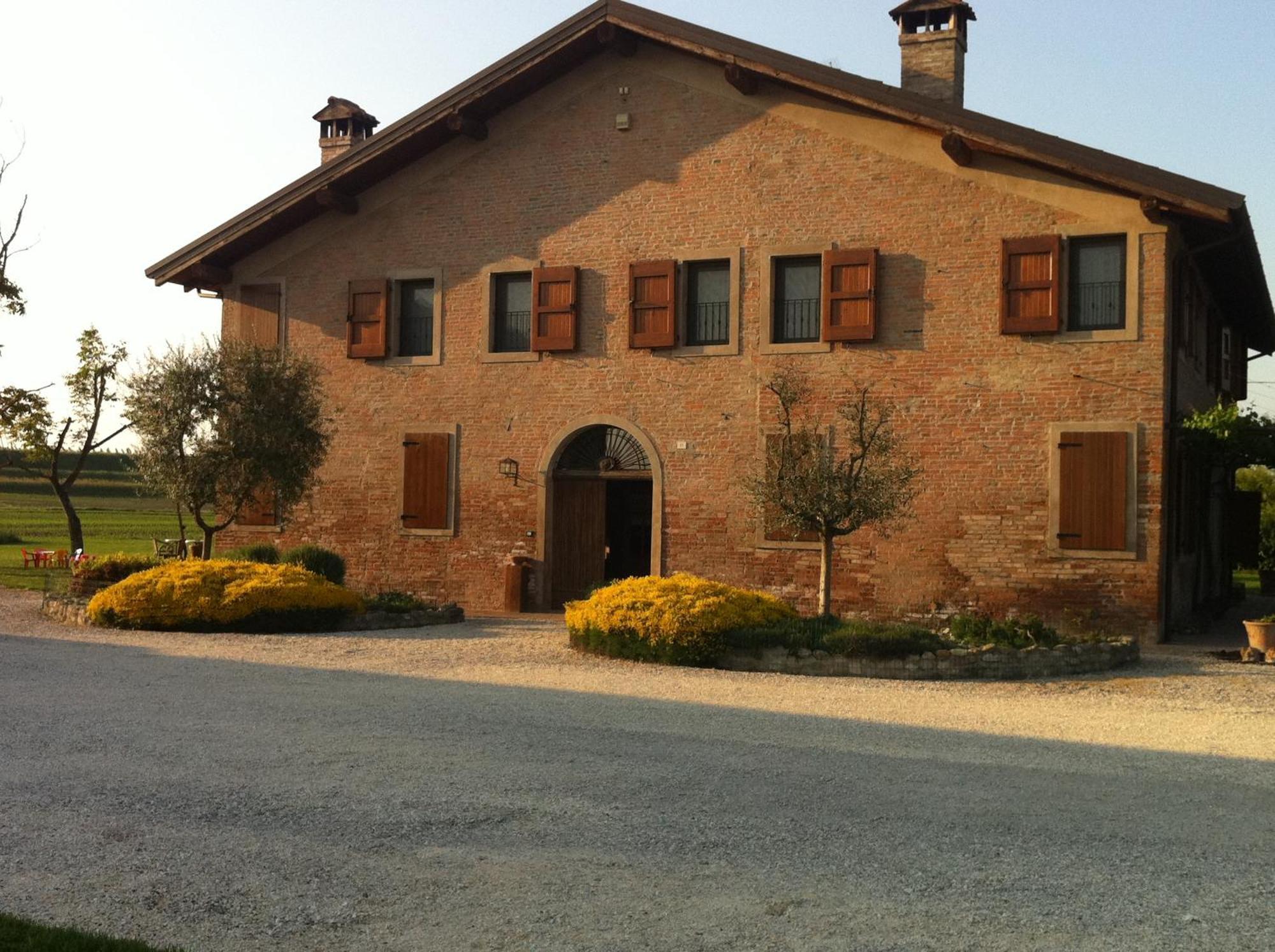 Agriturismo La Cascinetta Пиеве ди Ченто Екстериор снимка