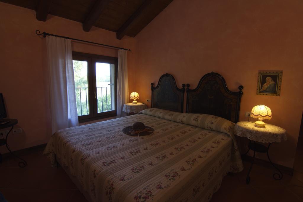 Agriturismo La Cascinetta Пиеве ди Ченто Екстериор снимка
