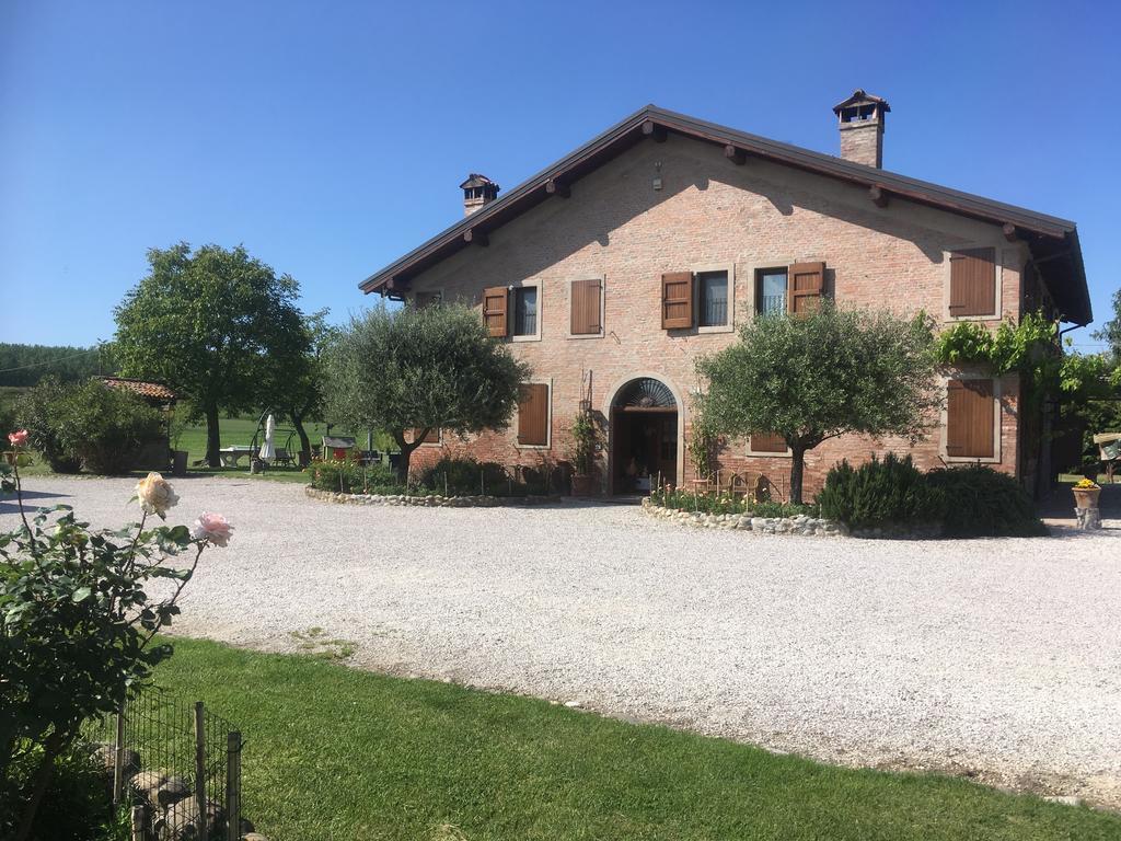 Agriturismo La Cascinetta Пиеве ди Ченто Екстериор снимка